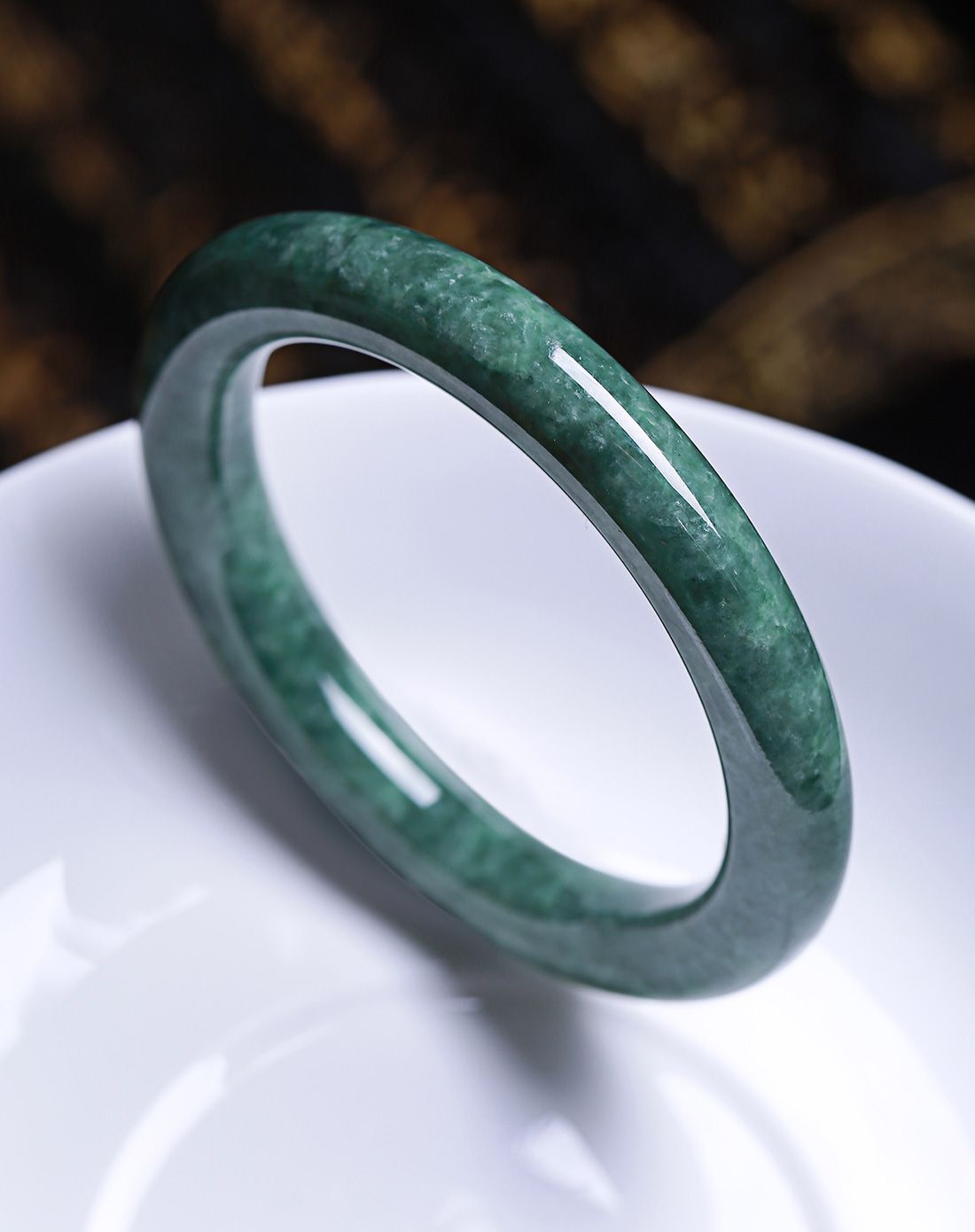 天然翡翠a货豆种满绿完美手镯