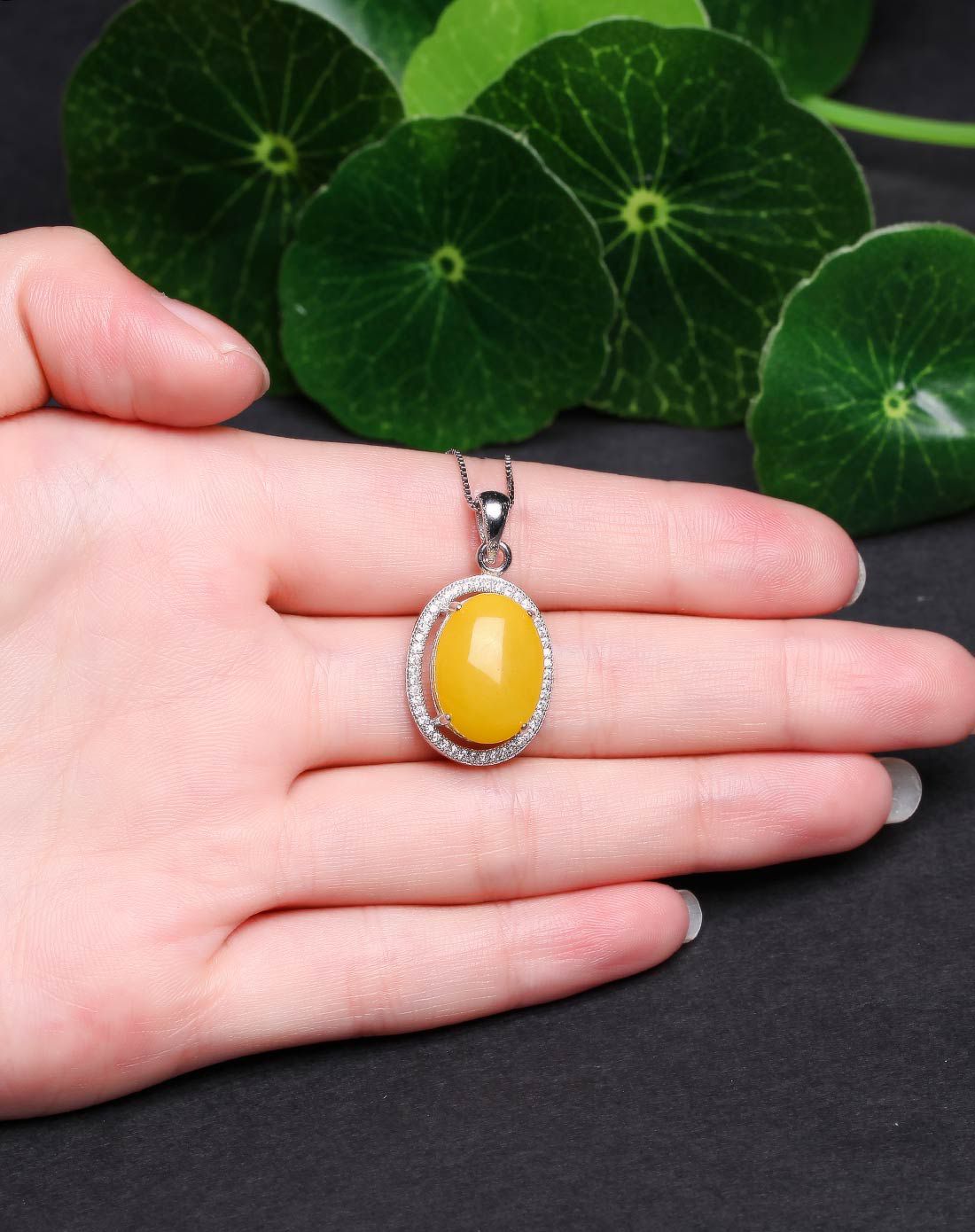 mary windsor 银镶琥珀蜜蜡蛋面吊坠(附证书)