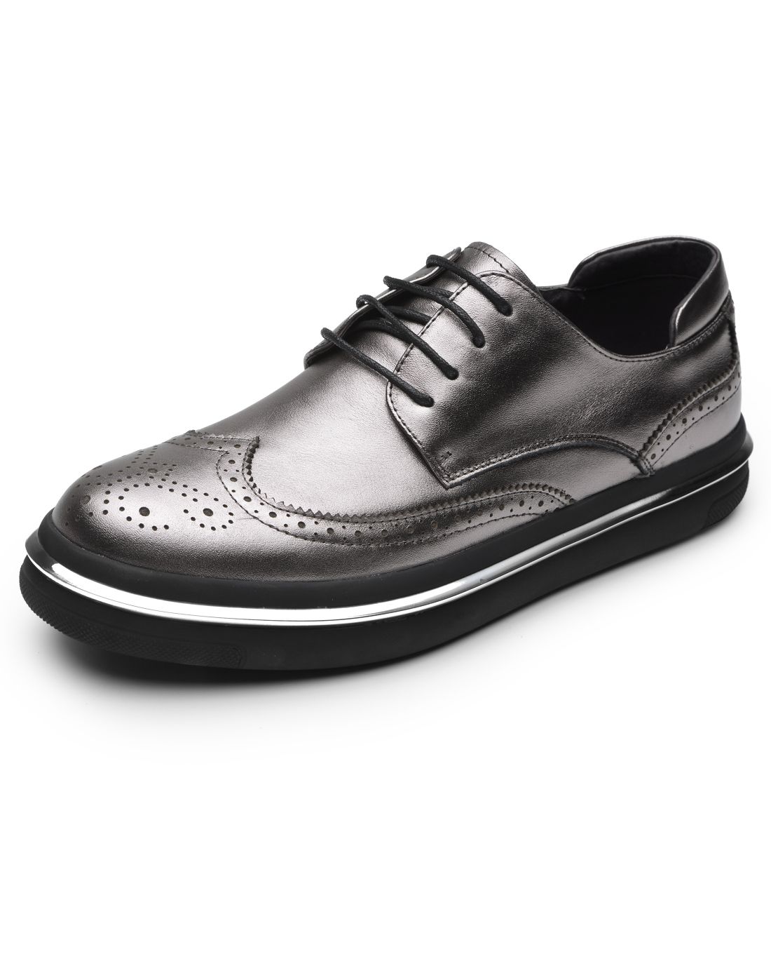 男款银灰色头层牛皮休闲鞋