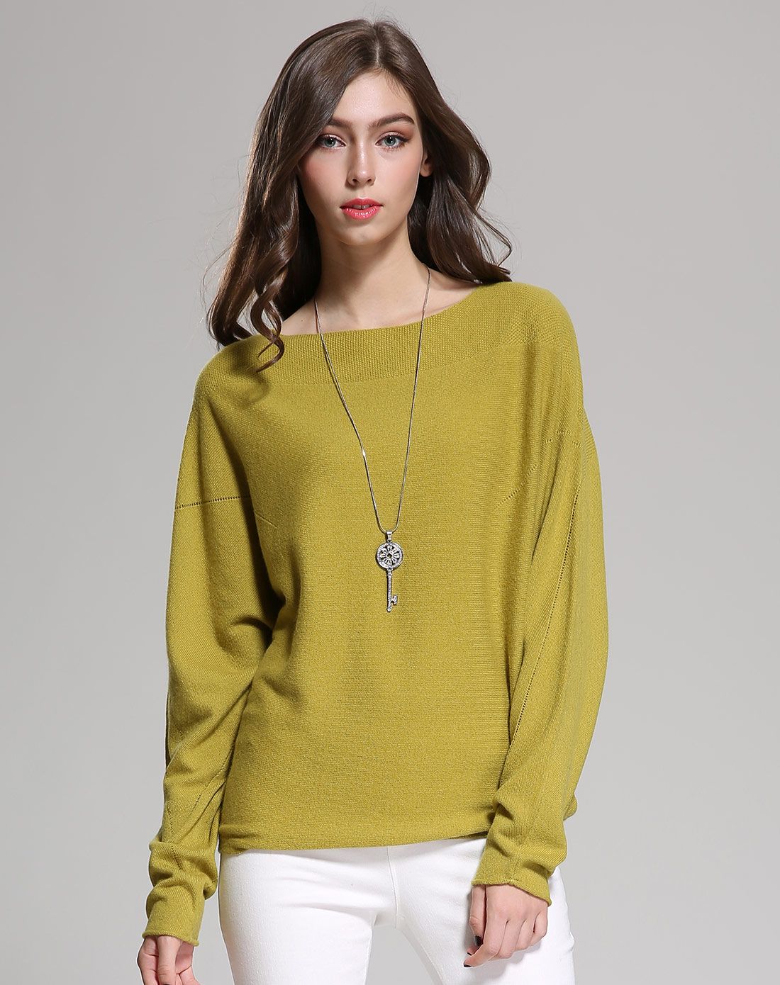 女款枯草绿蝙蝠袖纯羊绒衫