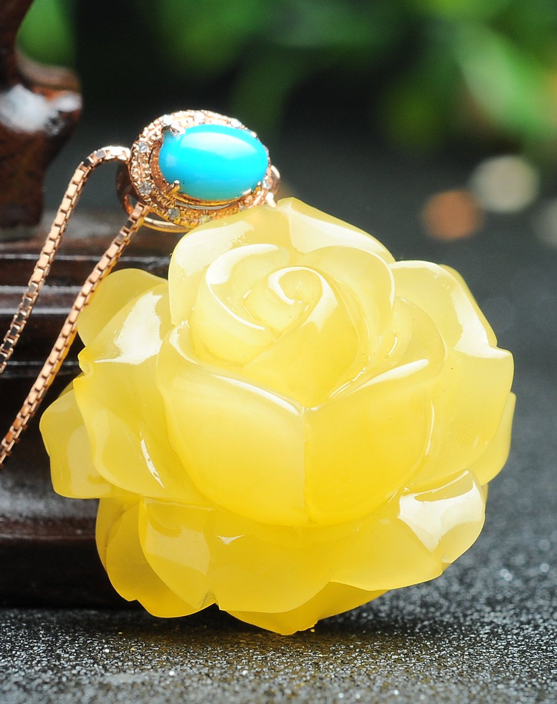 亿珍阁 18k伴钻柠檬黄山茶花蜜蜡吊坠含链4.51g 附证书