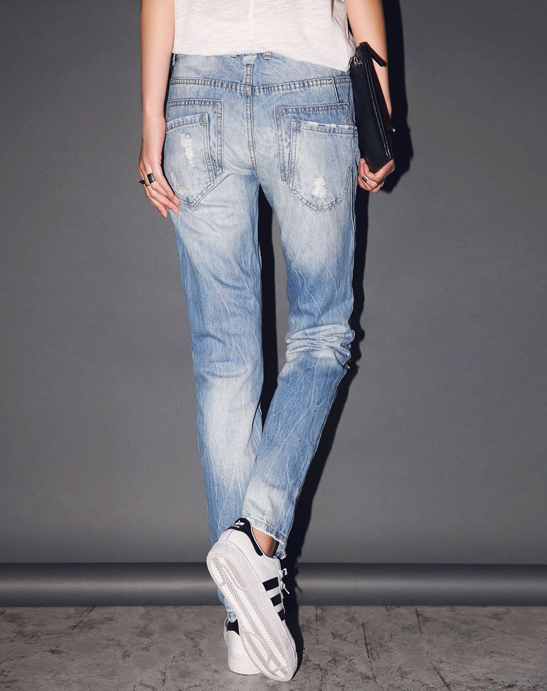 othercrazy浅蓝 铆钉直筒低腰牛仔裤