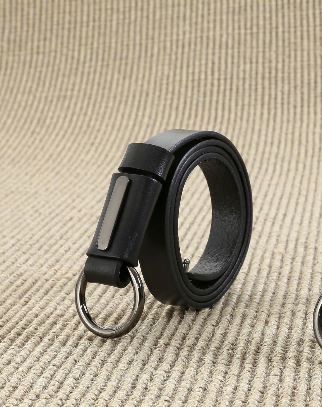 纯色简约文艺百搭圆形扣皮带
