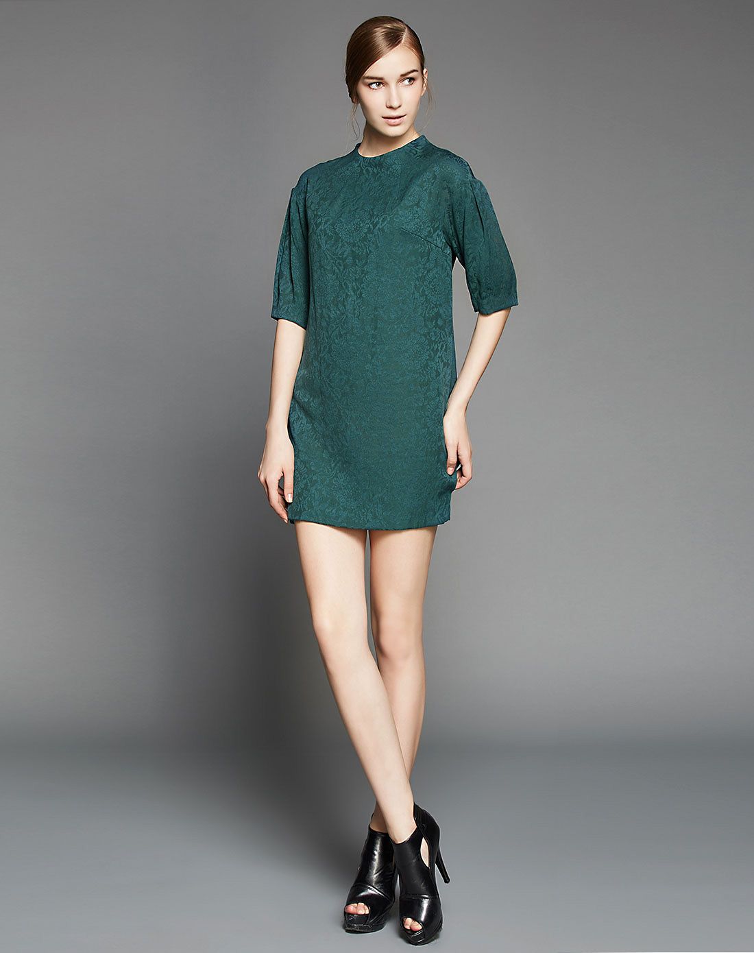 孔雀绿提花半高领o型连衣裙