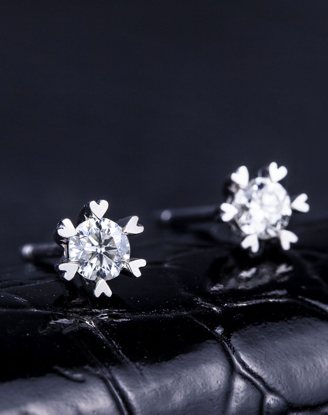 喜钻18k金六爪显钻钻石耳钉