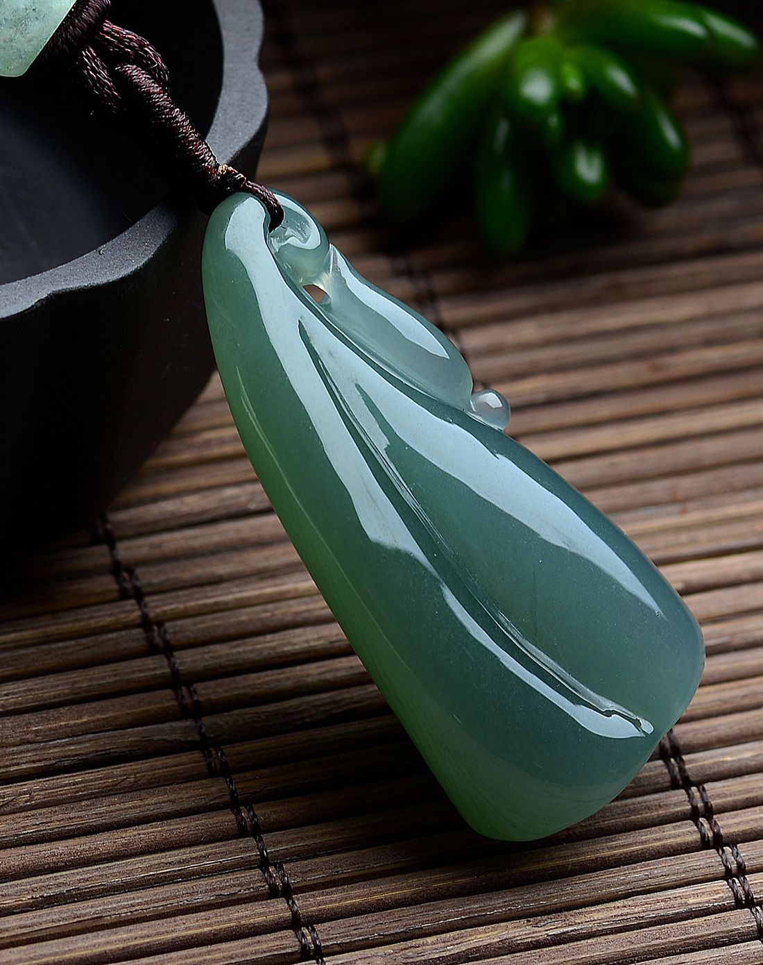 天然a货冰种水润细腻一品青莲翡翠吊坠