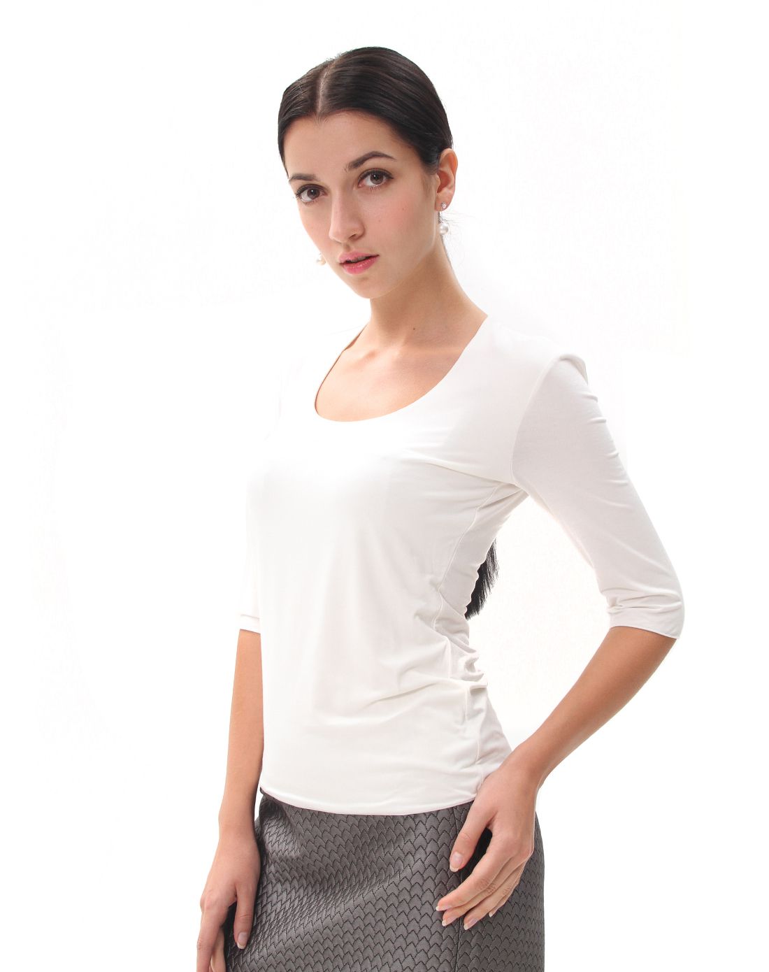 armani collezioni象牙色女性t恤衫