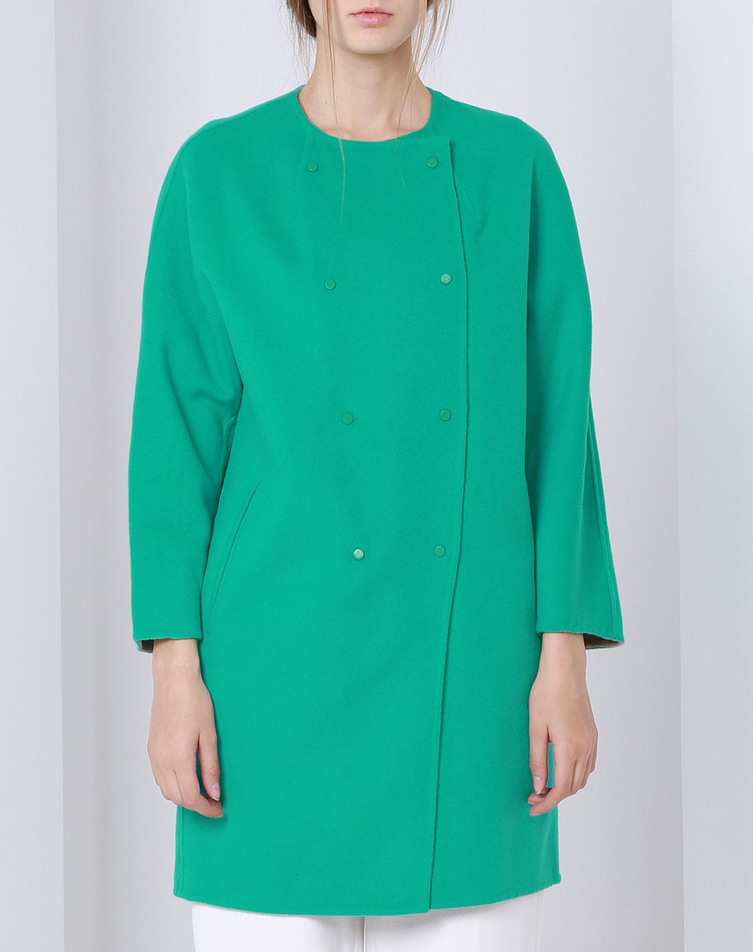 绿松石色复古圆肩毛呢外套