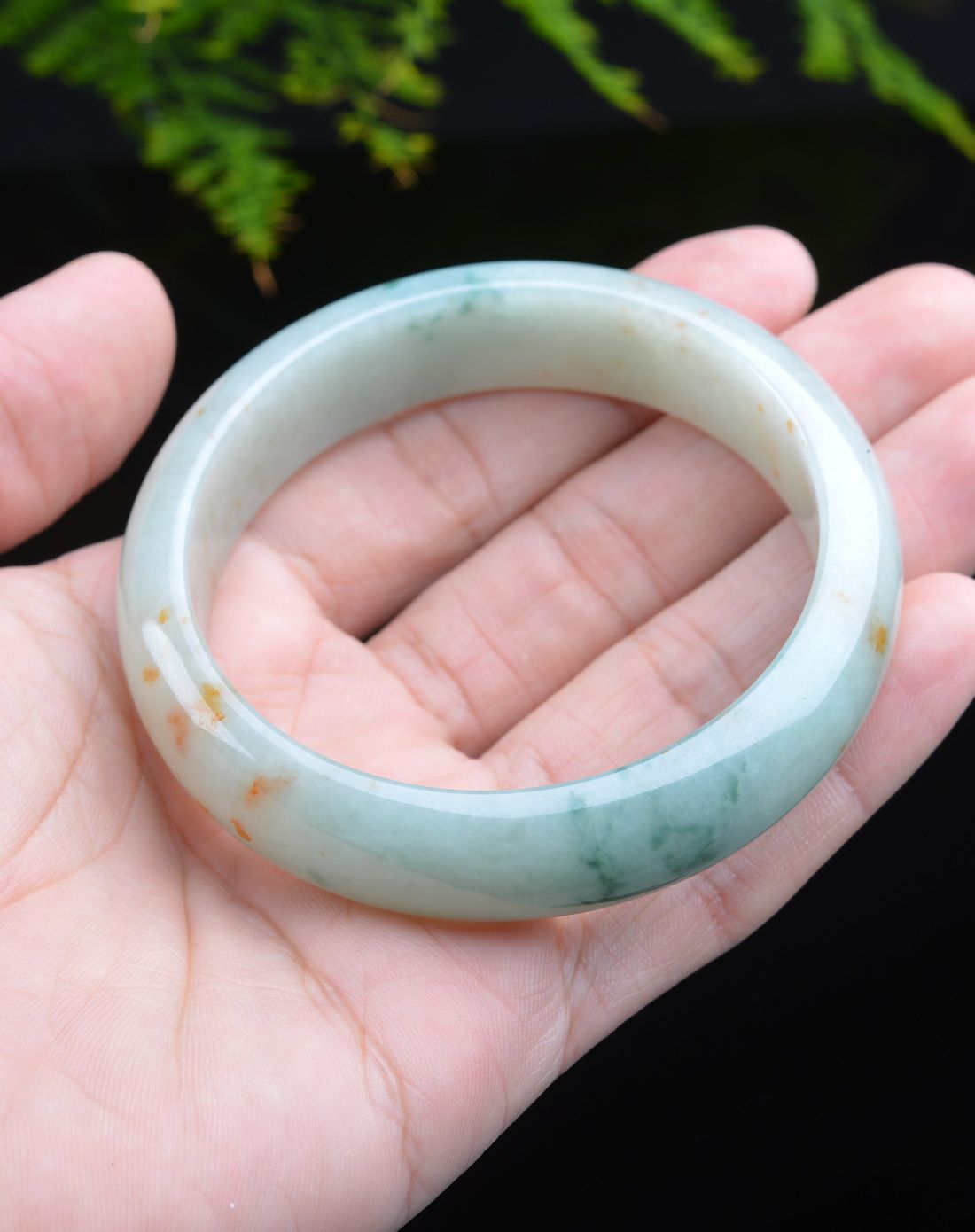 天然a货翡翠浅绿洒金手镯