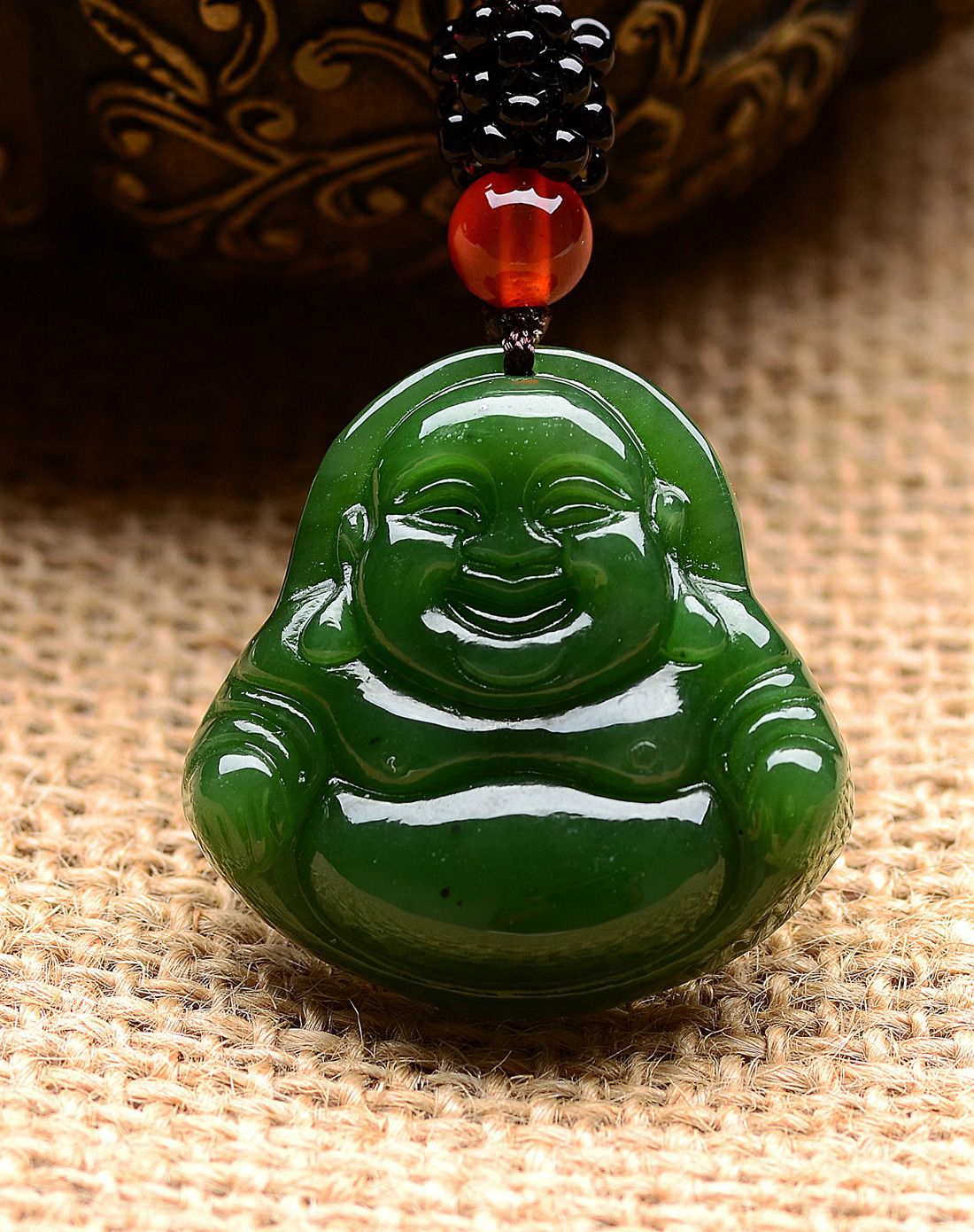 金万年 天然优质和田碧玉菠菜绿饱满佛公吊坠