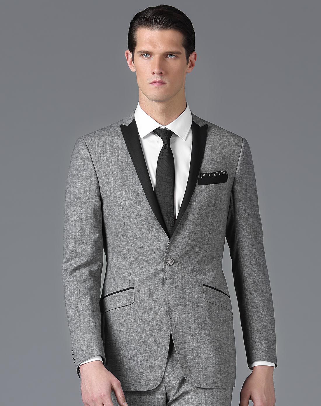 红标修身版型灰色戗驳头西服上装