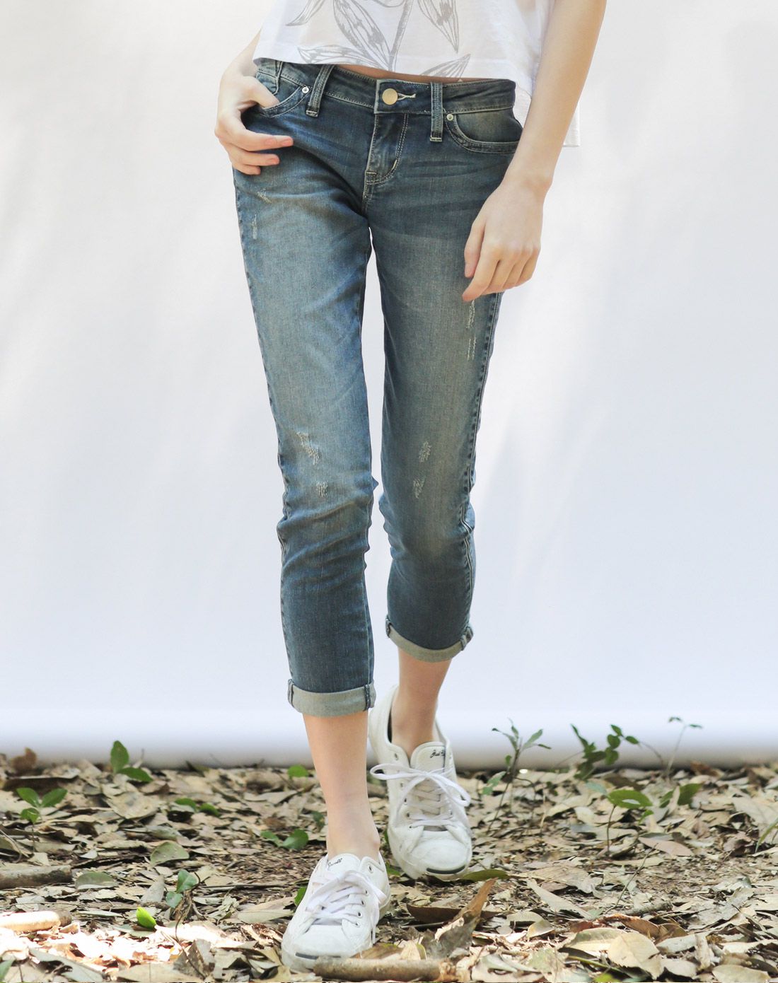 [精玉透凉]女款蓝色修身经典中腰牛仔八分裤