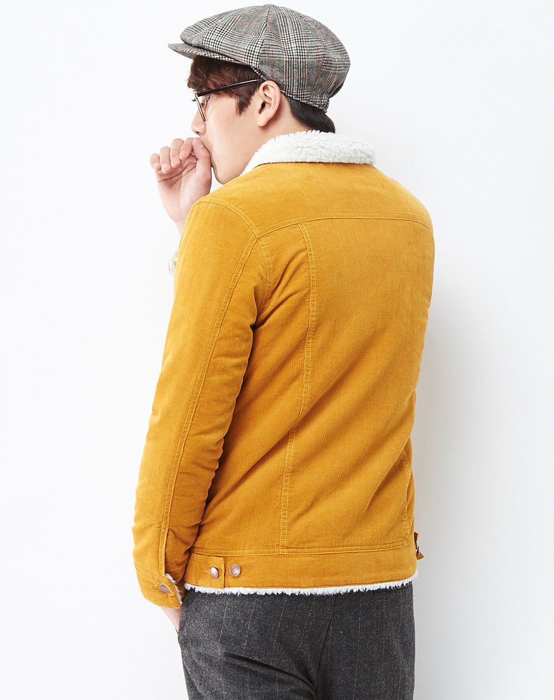 男款深黄翻领撞羊羔绒灯芯绒外套