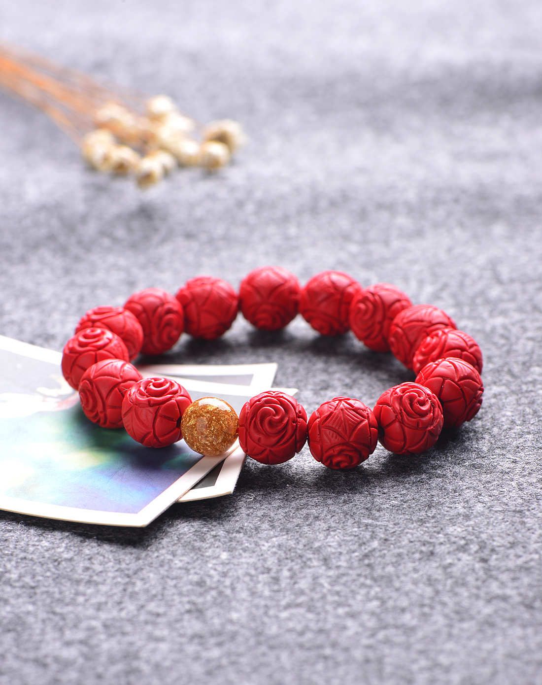 朱砂红石刻花单圈手链