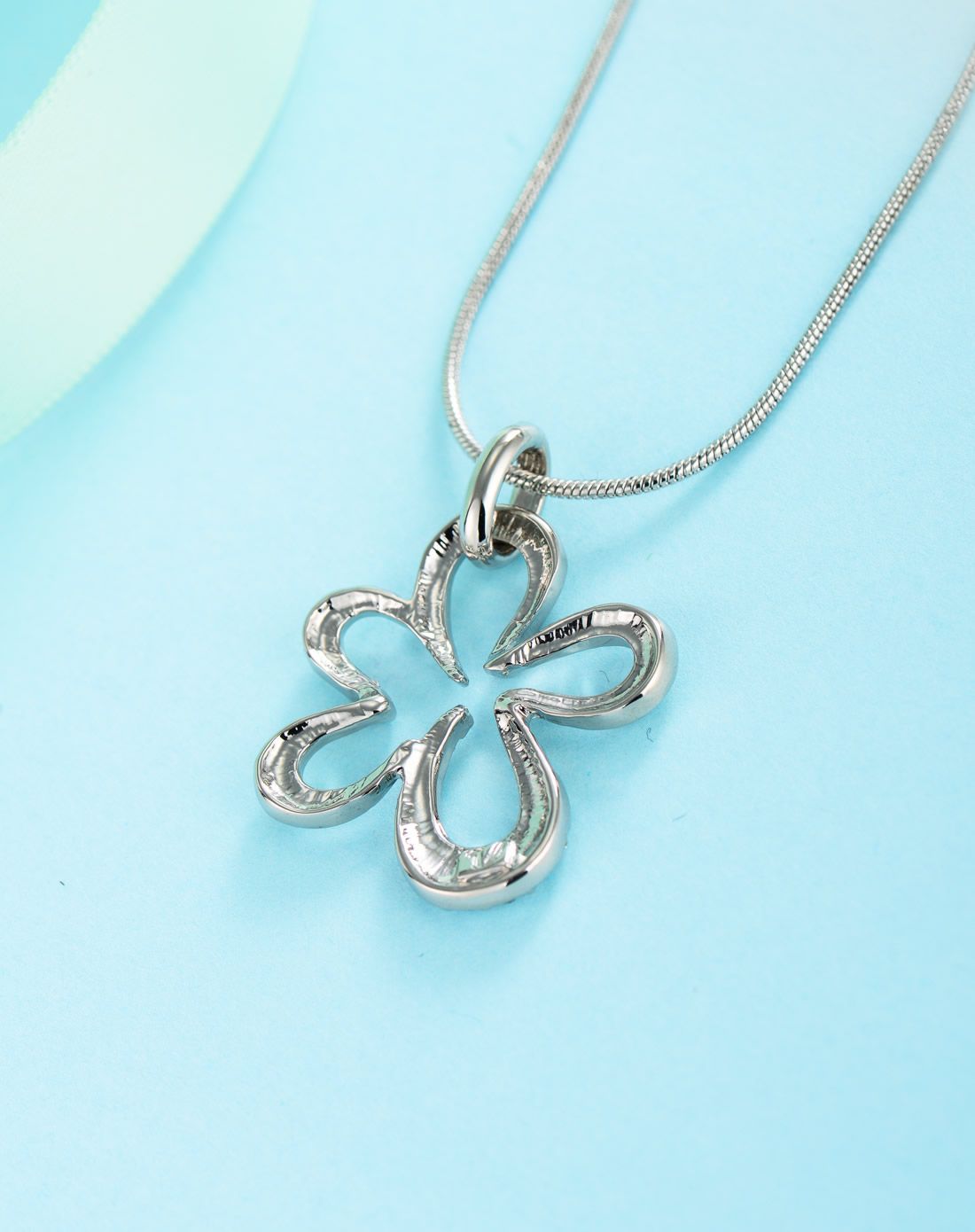 时尚简约五瓣花时项链