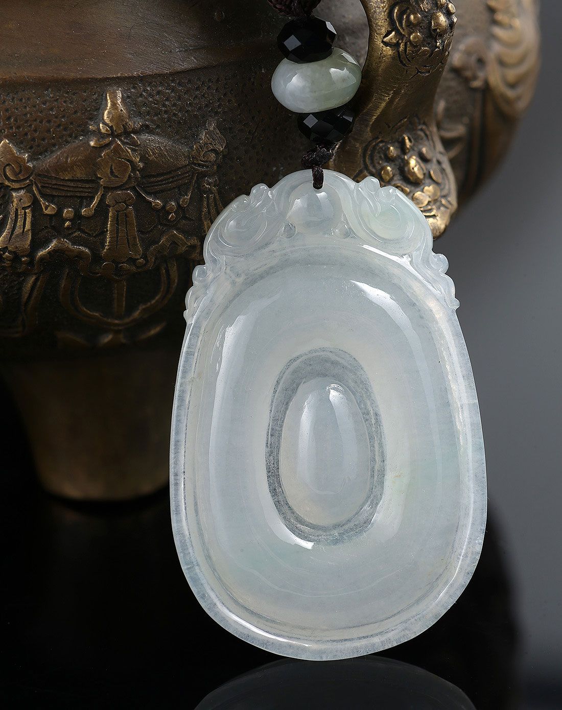 冰糯种浅绿精雕起胶福在心中天然a货翡翠吊坠