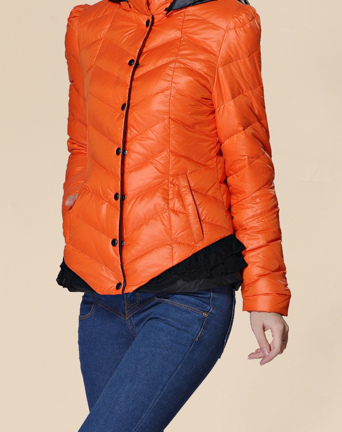 女款桔橙色时尚拼接长袖羽绒服