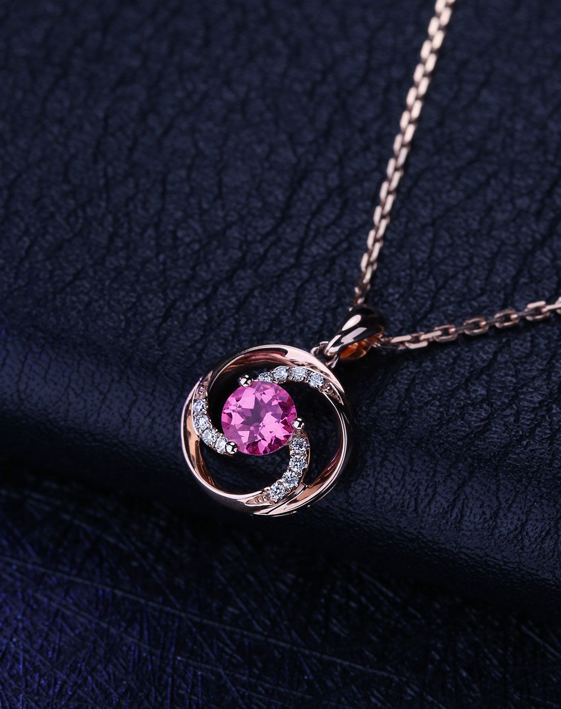 简约大方红18k金0.45克拉尖晶石吊坠