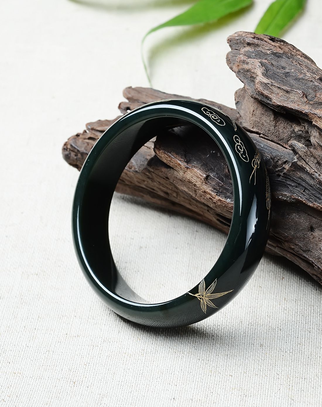 伊戴娇 和田墨碧玉精雕花手镯