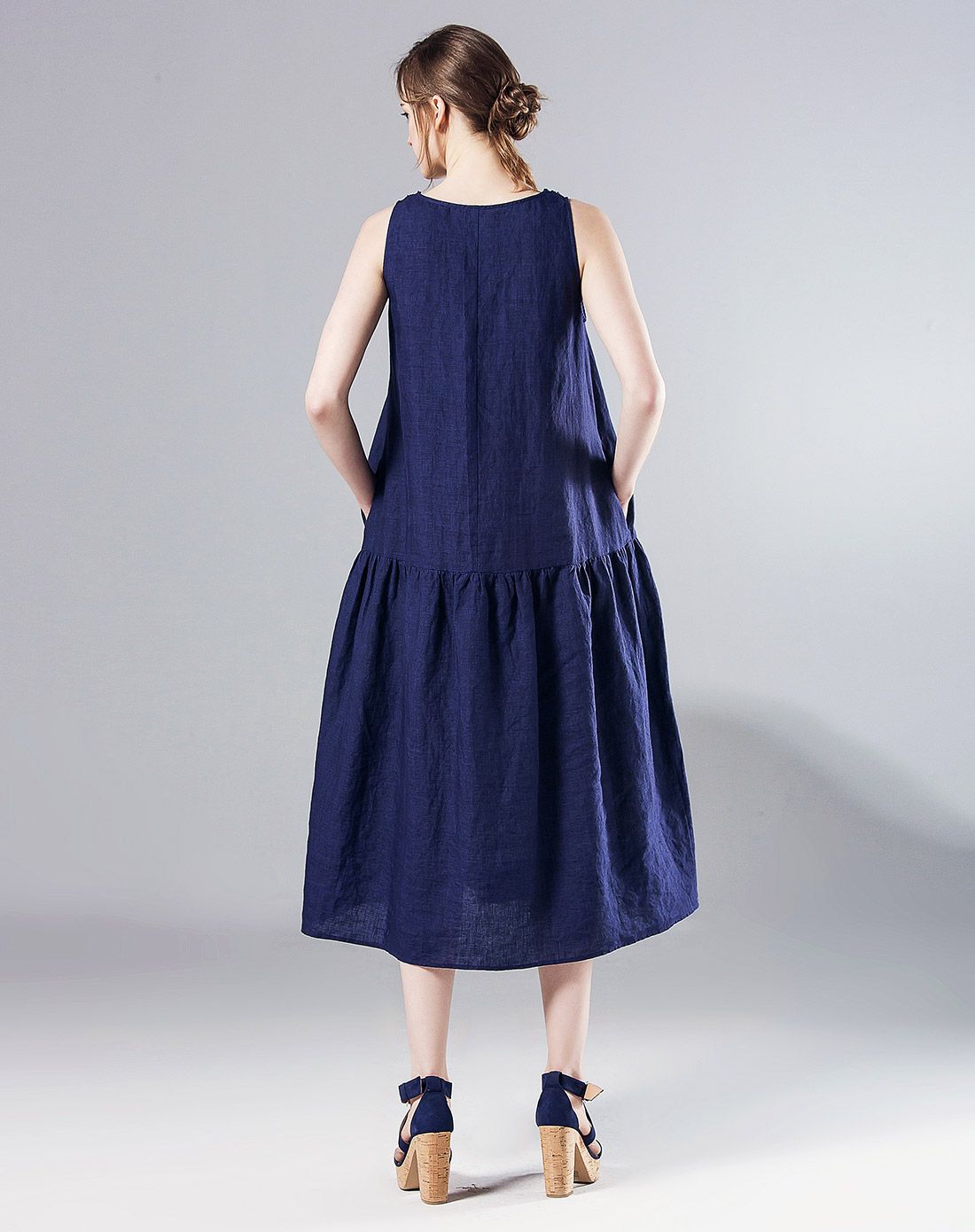 蓝色复古优雅亚麻连衣裙
