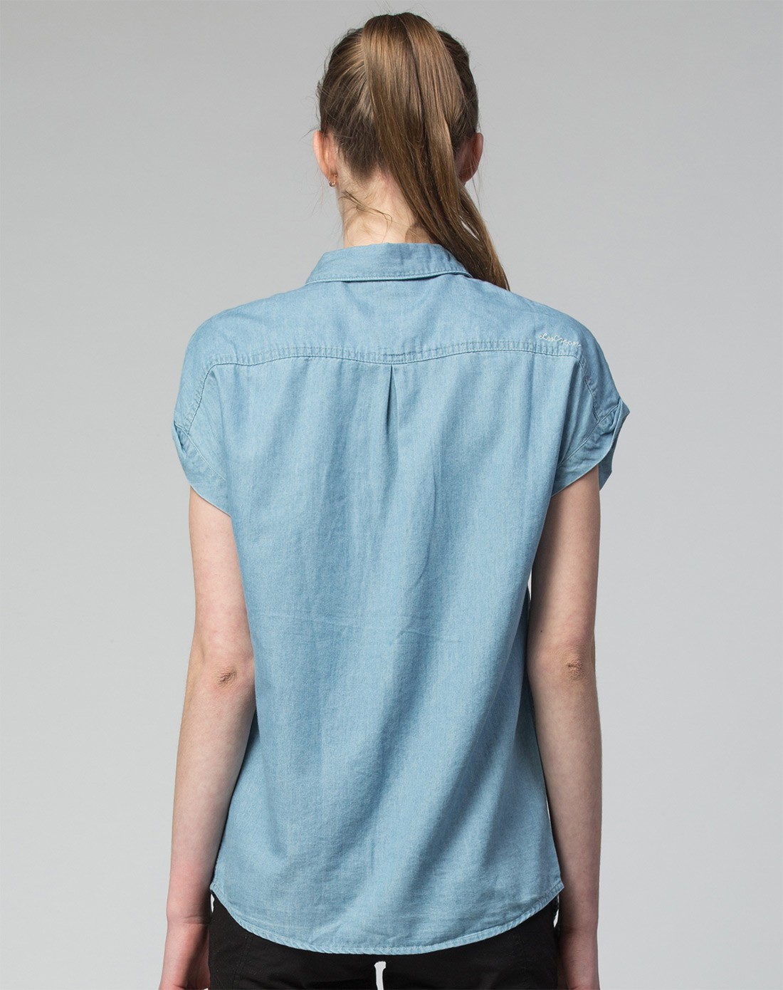 女式浅靛蓝色衬衫