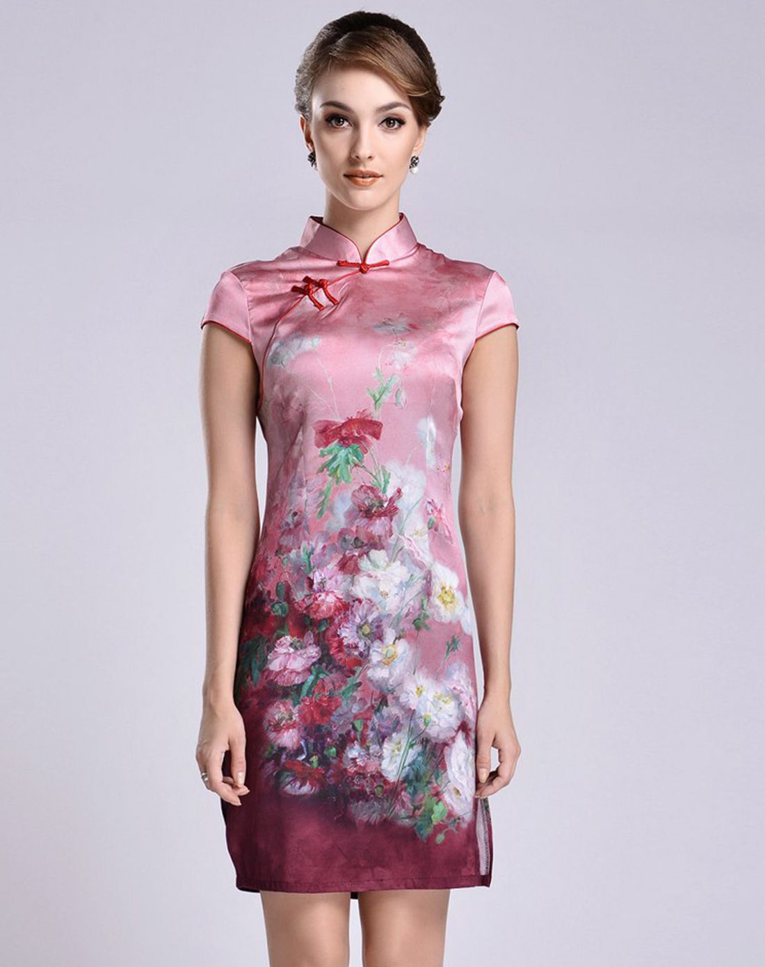 女款粉红色真丝旗袍