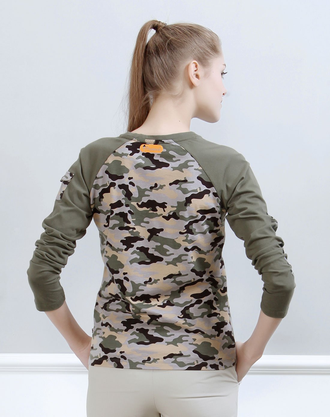 亲肤 女款长袖t恤白迷彩