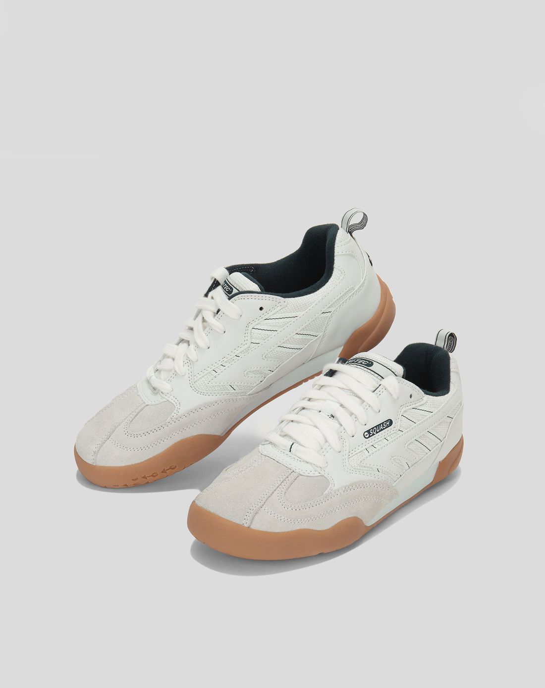 hi-tec男款白色低帮透气壁球鞋徒步鞋