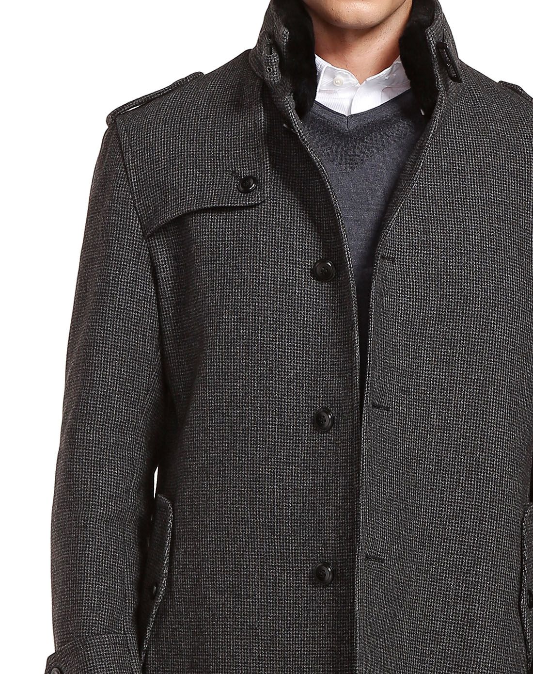 黑灰色成熟魅力立领长袖大衣