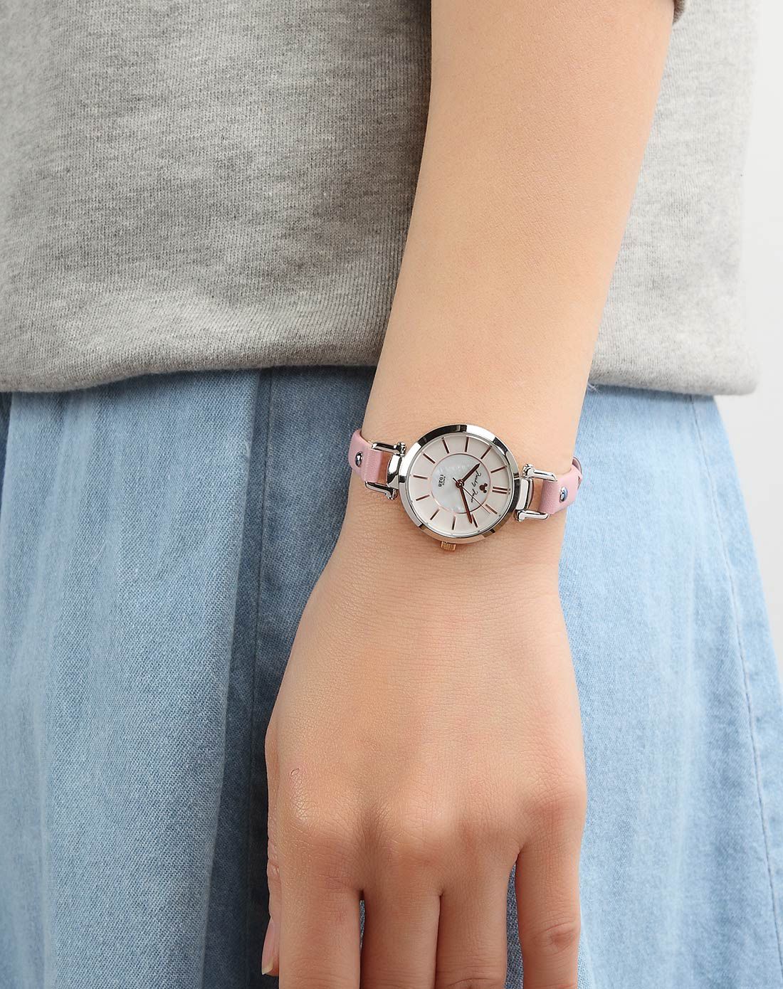 迪士尼 女款简约刻度双层贝壳盘石英表