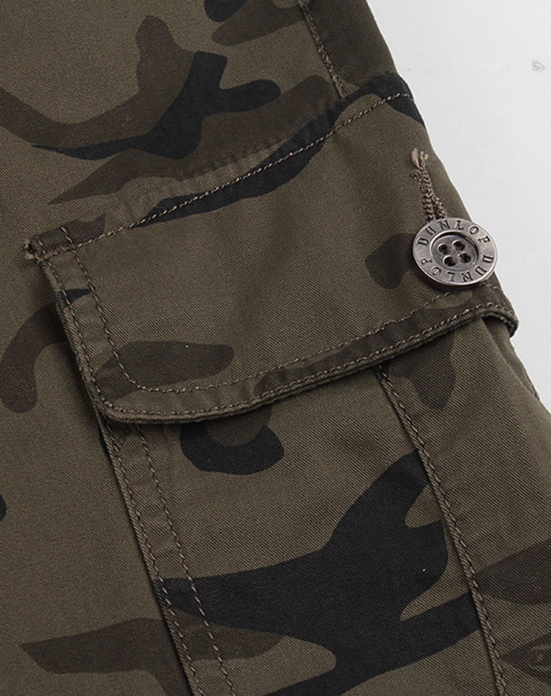 女款橄榄绿迷彩休闲长裤