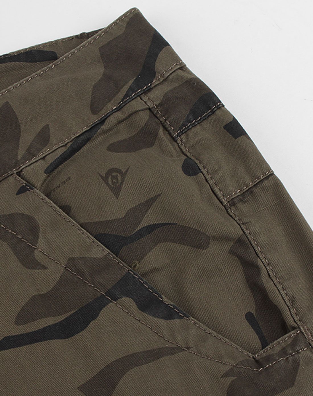 女款橄榄绿迷彩休闲长裤