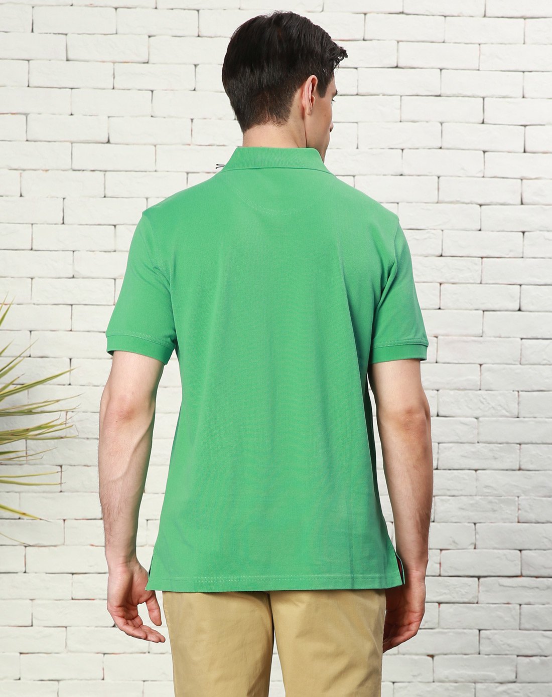 浅绿色简约大方短袖t恤