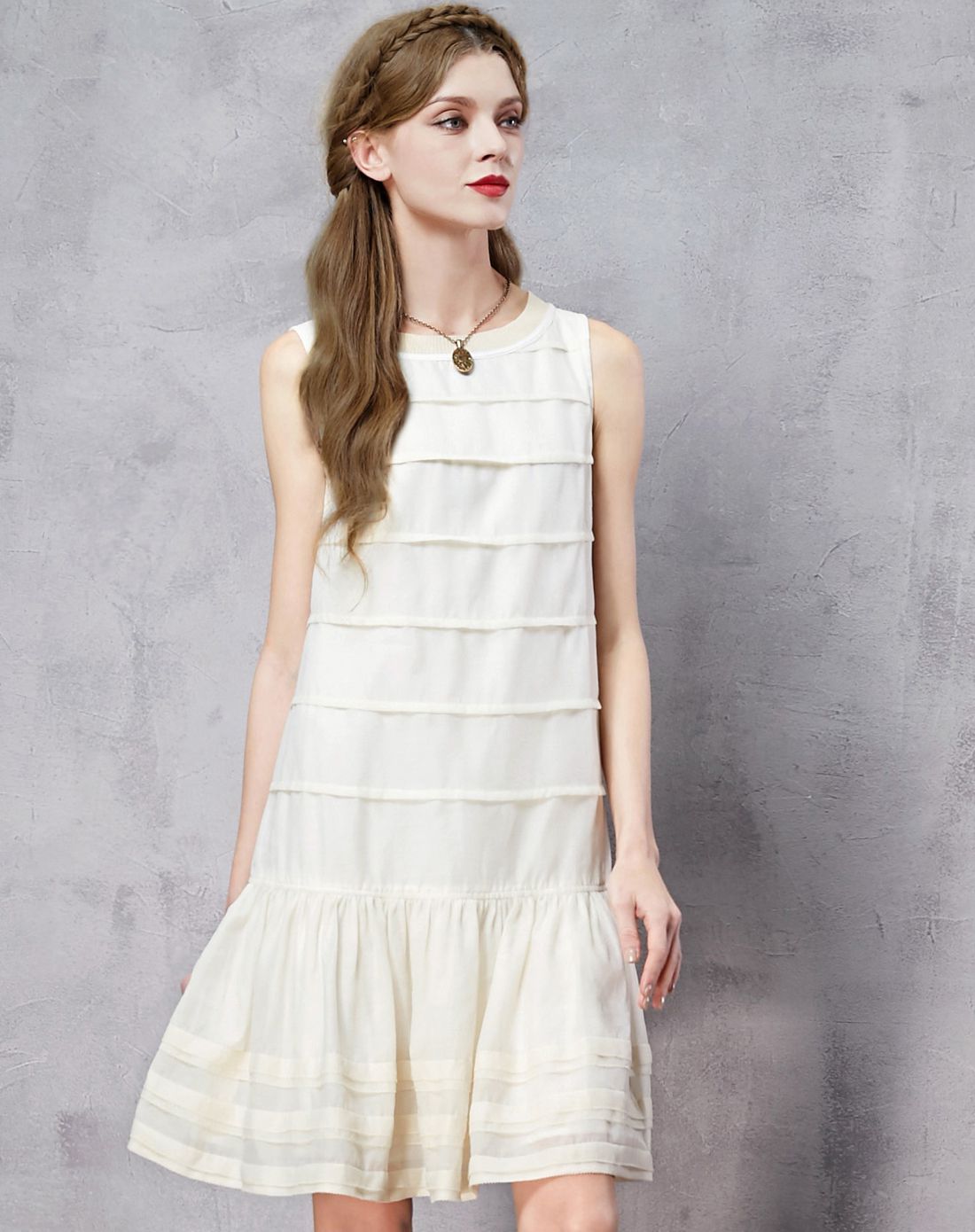 artka阿卡塔克褶圆领无袖连衣裙