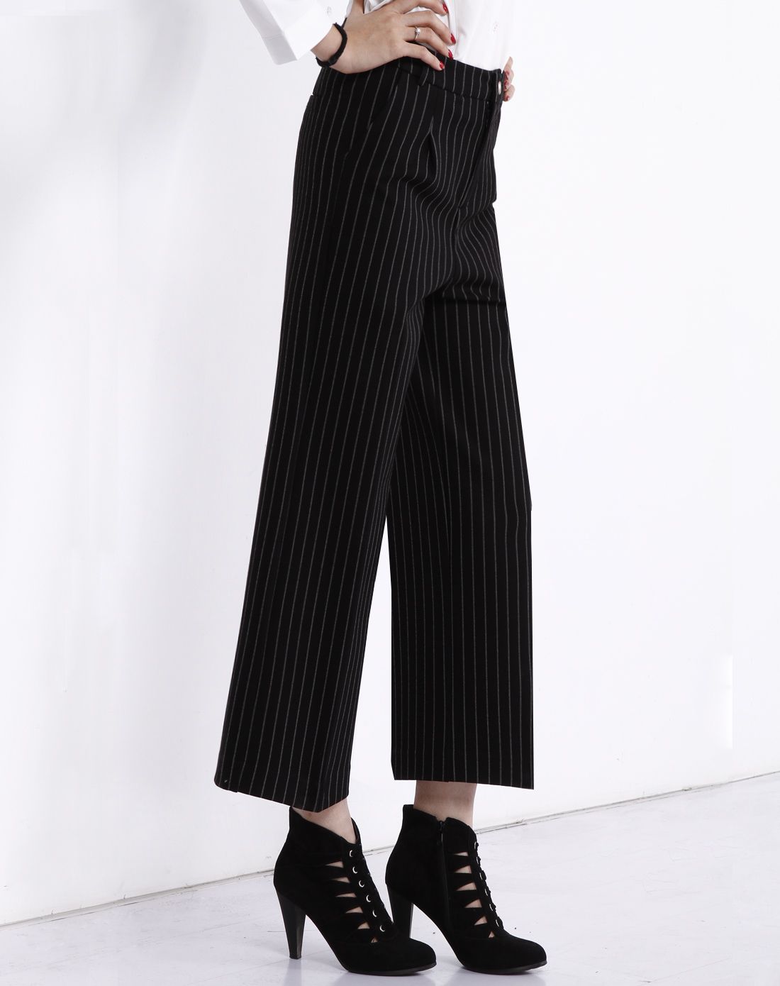 女款黑色条纹时尚九分阔腿裤