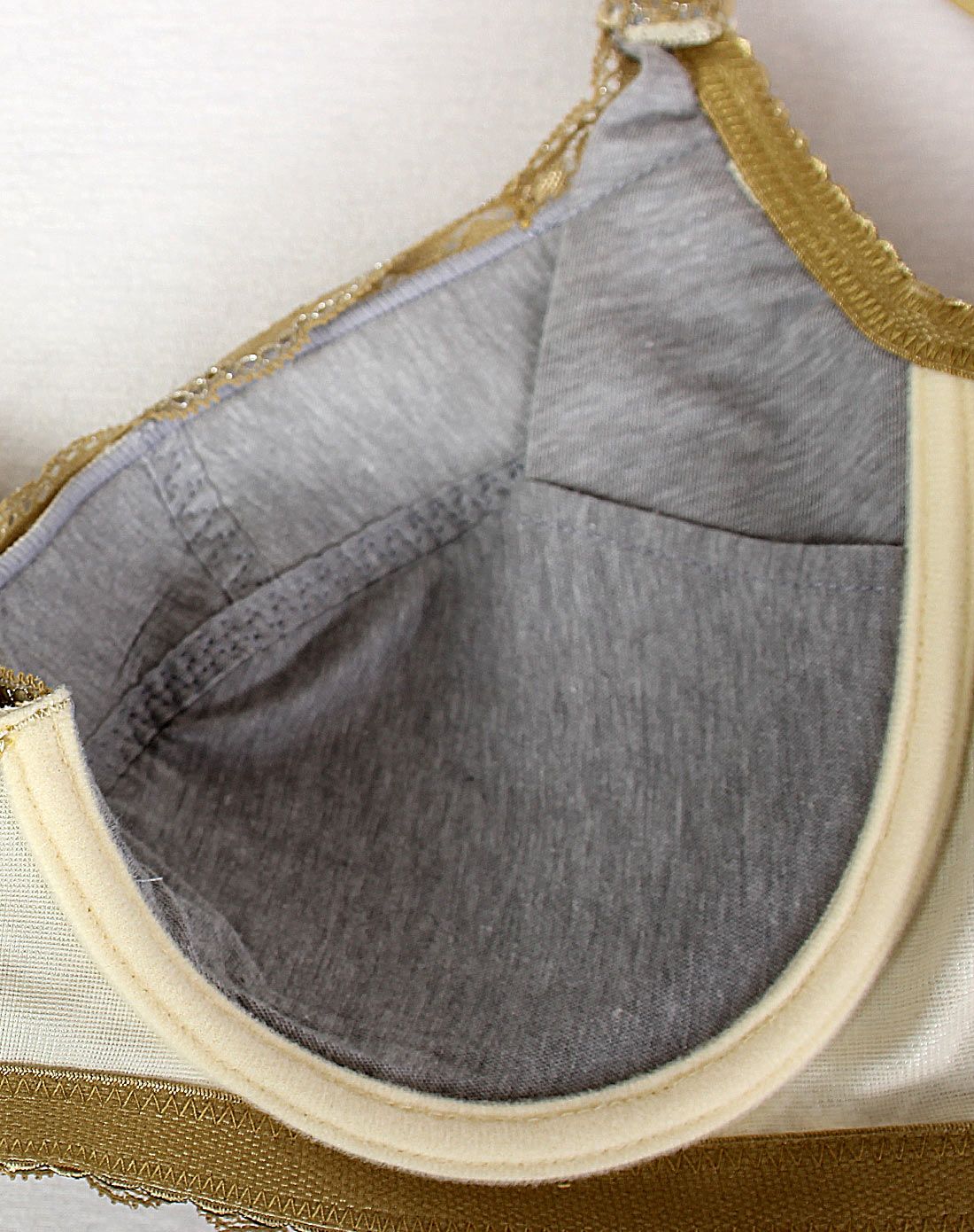 爱黛love esteem内衣移动端专场榴莲/浅黄性感舒适薄杯文胸ad1650bl