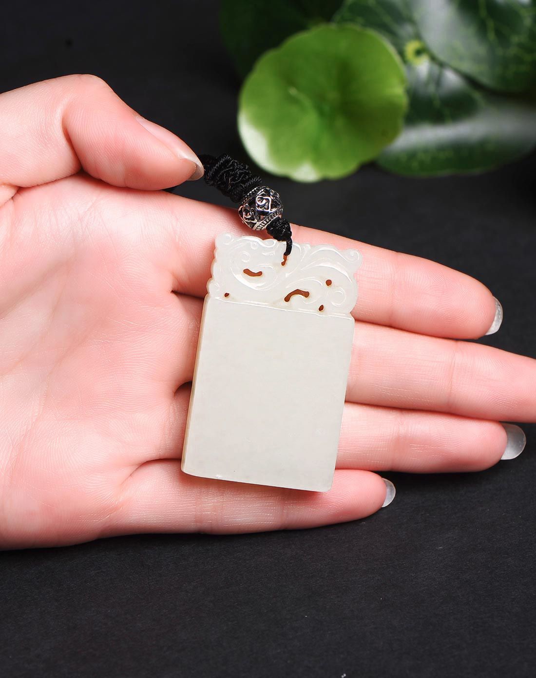 天然和田玉仿古龙牌无事牌(附证书)