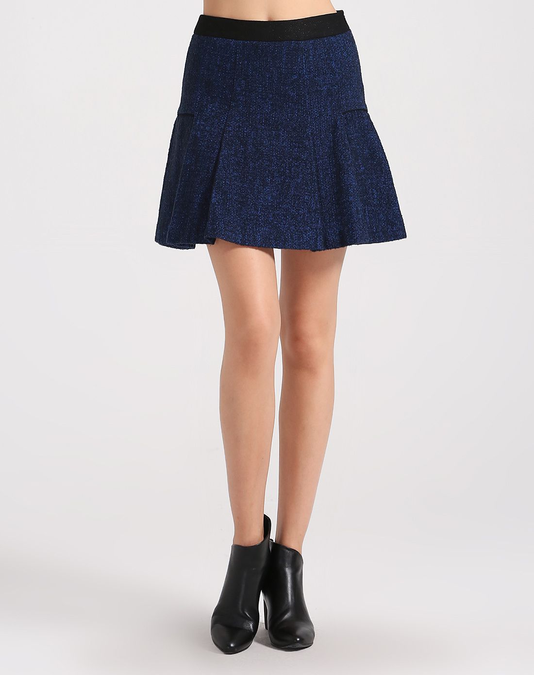 蓝黑色简约褶裙