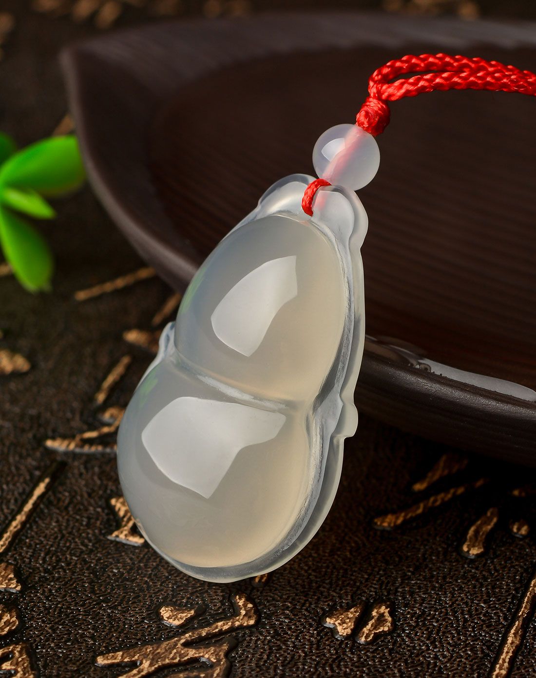 晶莹剔透冰种玉髓大葫芦吊坠