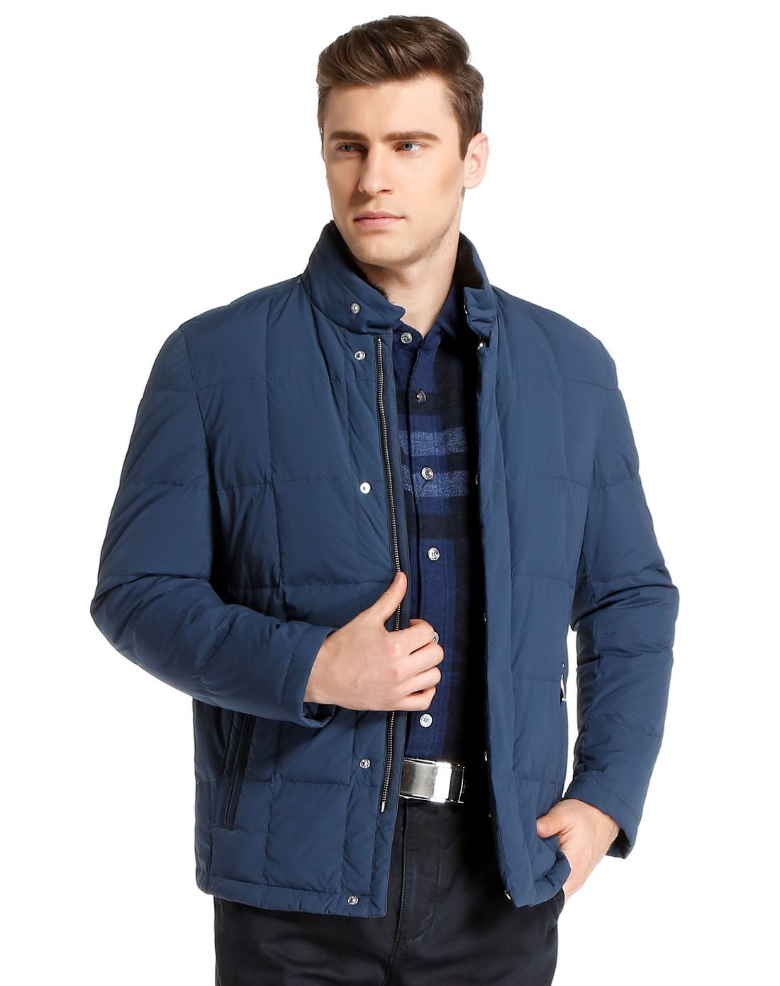 深蓝色水貂毛领简洁舒适羽绒服