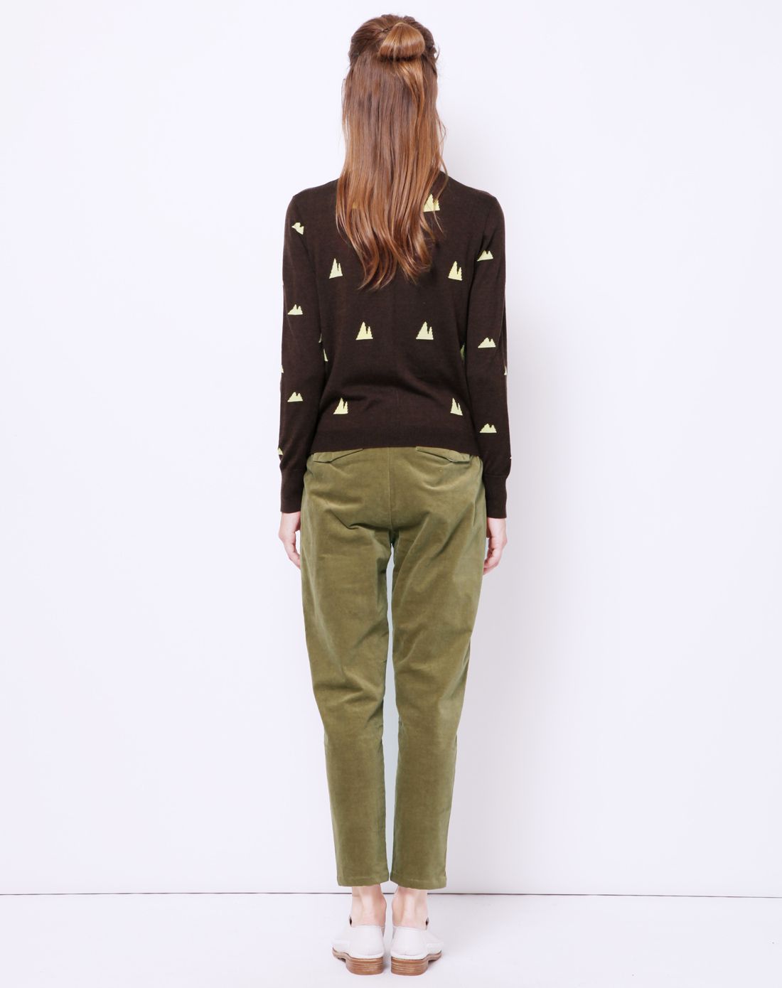 女款焦茶色三角图案开衫