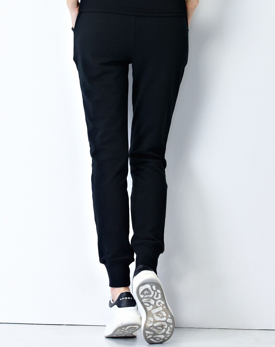 女款黑色毛圈收腿裤 潮流百搭