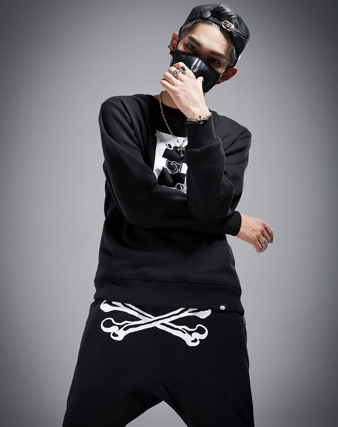 韩国潮牌 男款黑色套头卫衣 嘻哈潮品