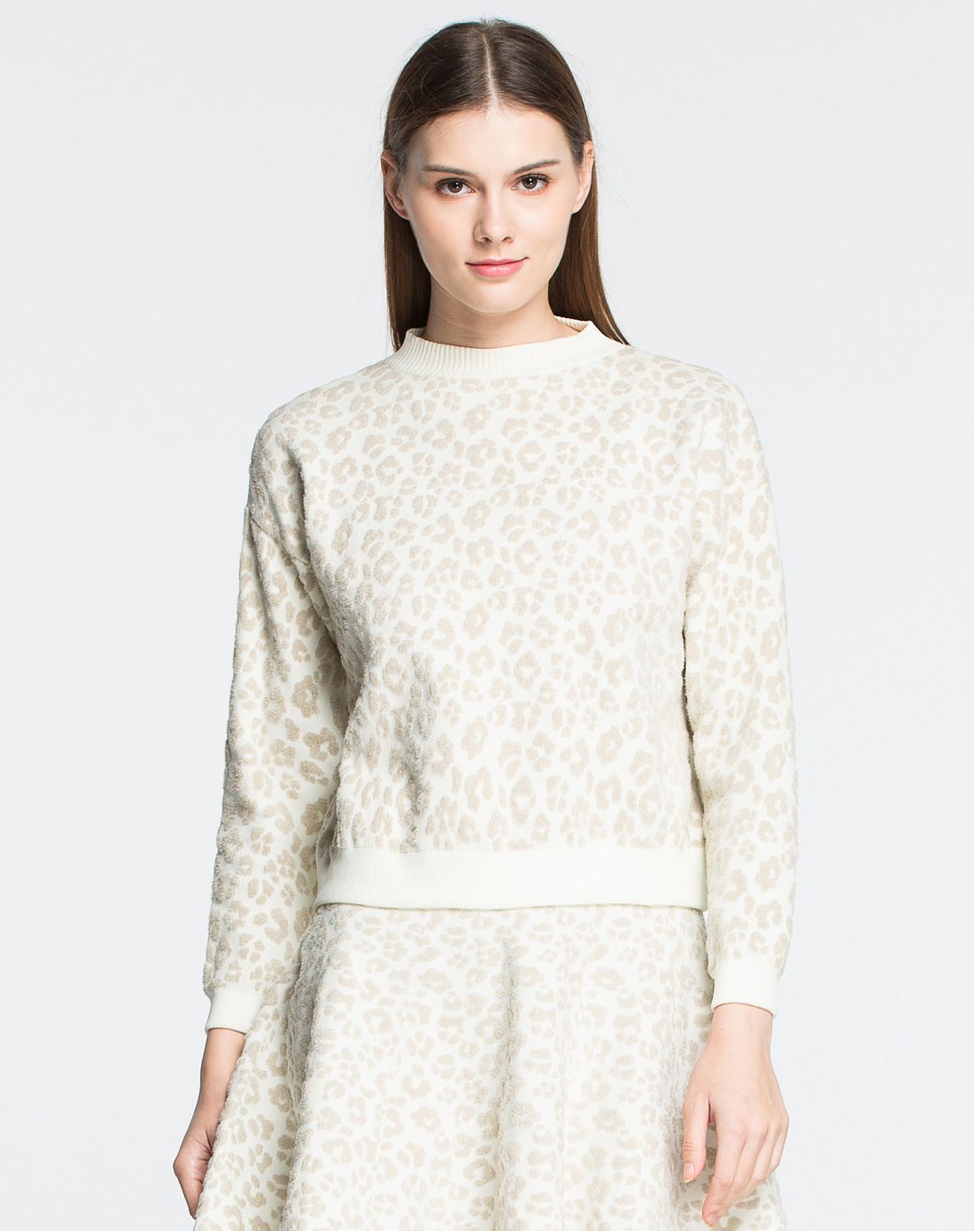 米褐色时尚优雅长袖针织衫