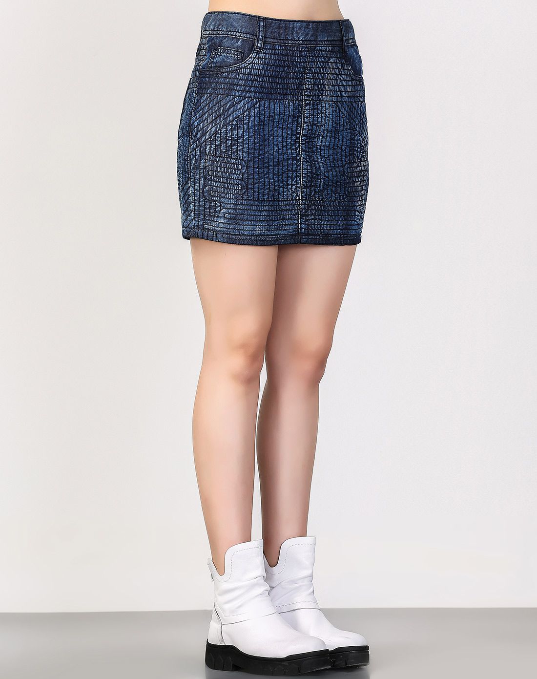 蓝色女装牛仔五分裙