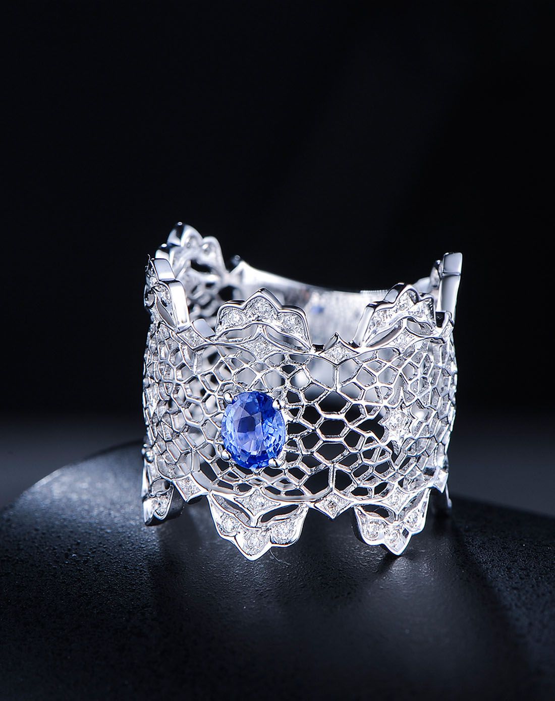 鑫万福 新品情迷古罗马18k金蓝宝石戒指