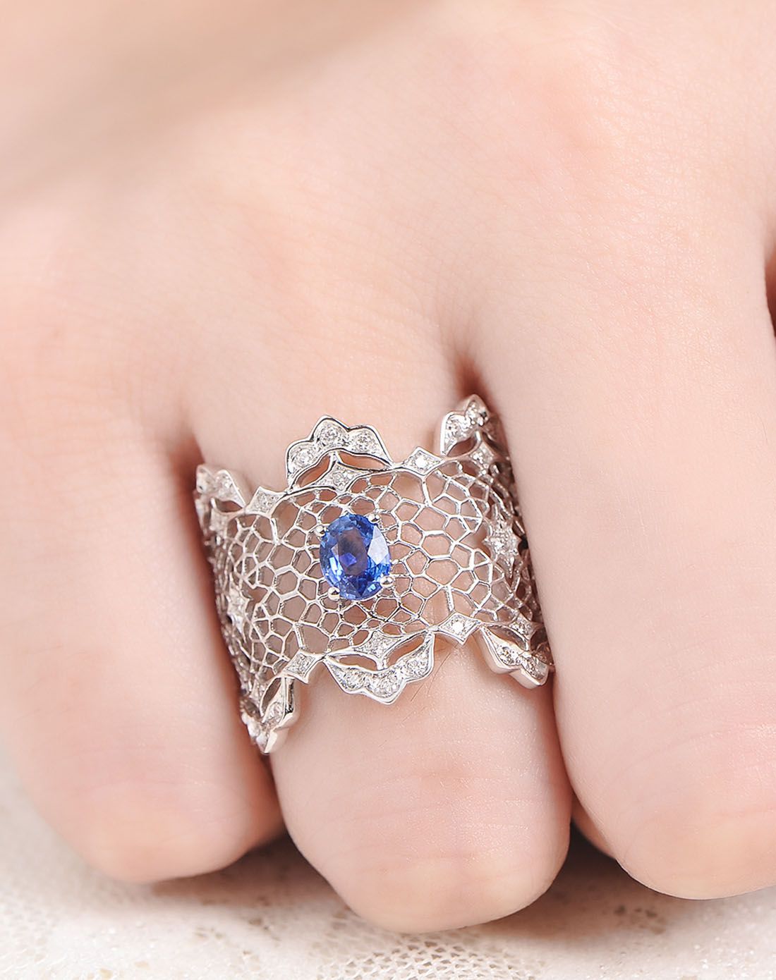 鑫万福 新品情迷古罗马18k金蓝宝石戒指