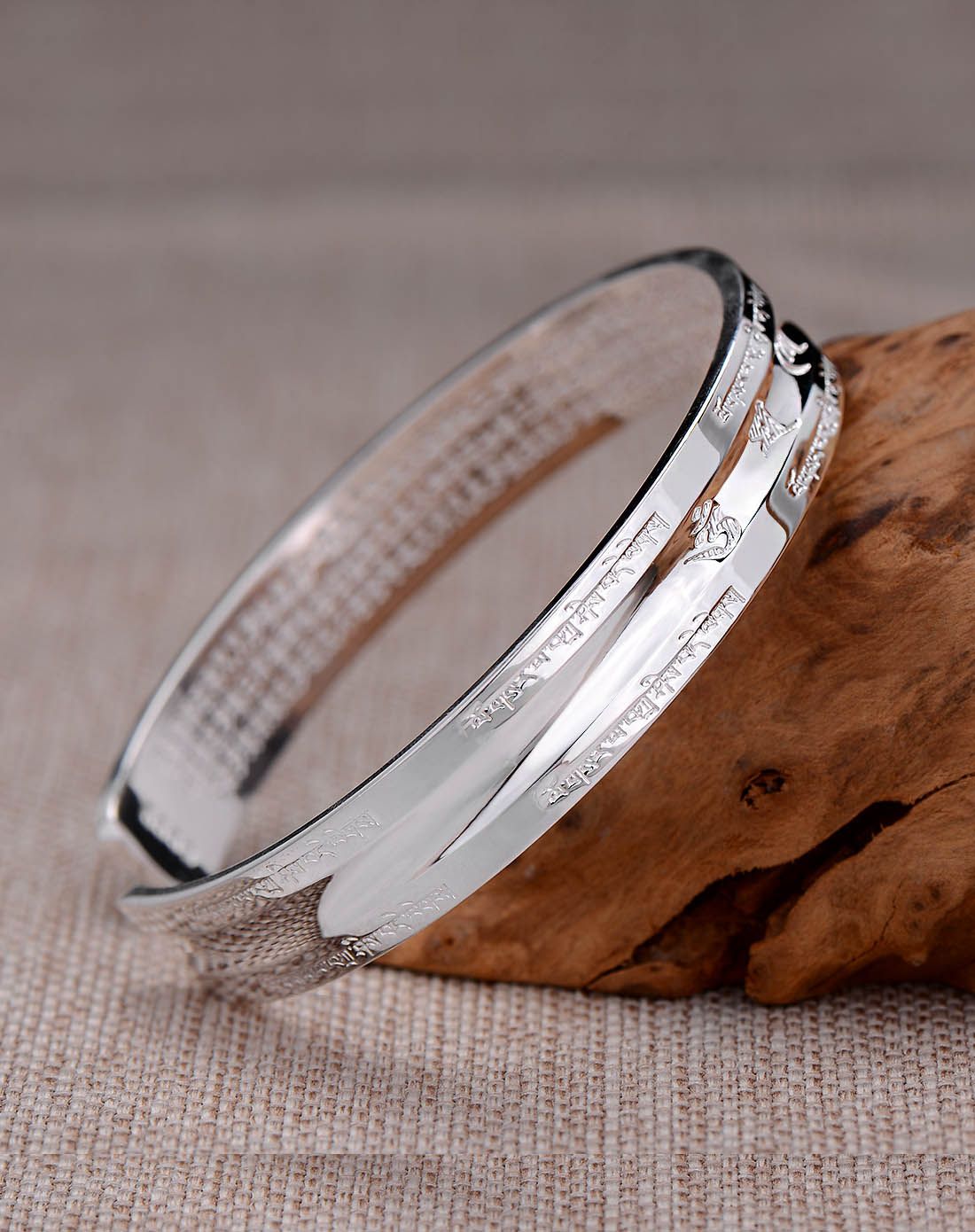 千足银时尚开口心经银手镯