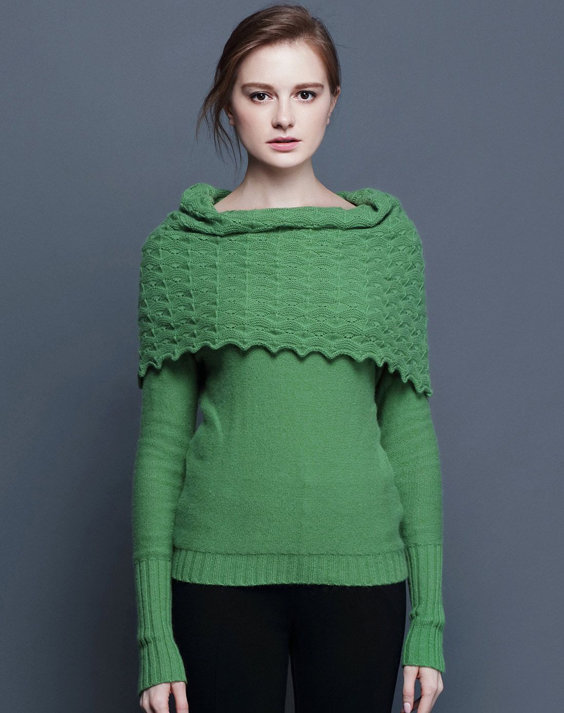 橄榄绿气质个性披肩式高领打底毛衫