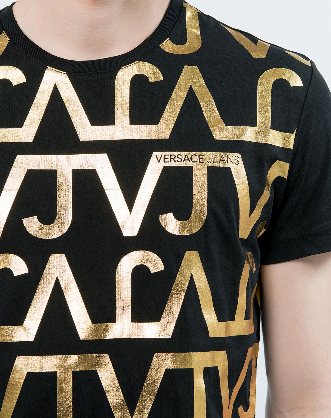 versace jeans男款黑/烫金色印花图案纯棉t恤